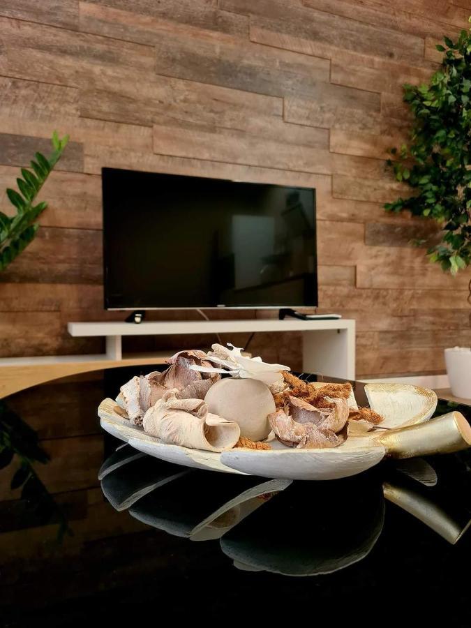 Laci Lak Premium Apartment Oradea Exterior foto