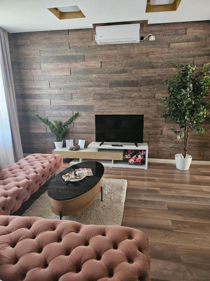 Laci Lak Premium Apartment Oradea Exterior foto